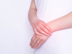¿Cómo curar la inflamación de un tendón en la mano?